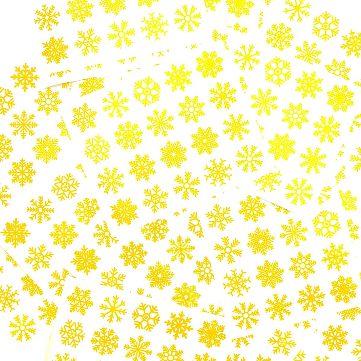 200 Pcs Snowflake Stickers for Holiday DIY Crafts, Windows, Water Bottles, Phones, Christmas Gifts, Thanksgiving Decor