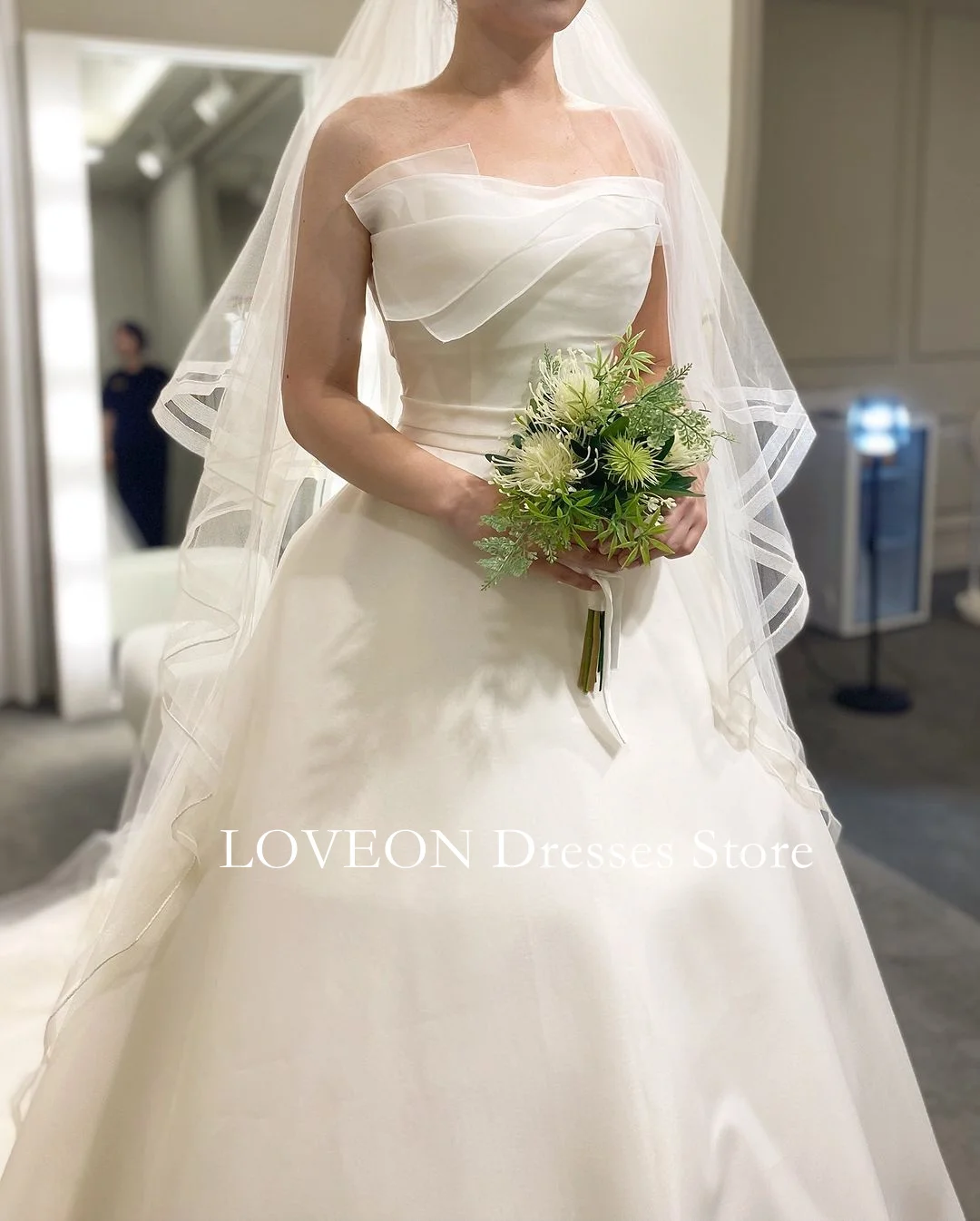 

Colavis Strapless Wedding Dresses Floor Length 프롬드레스 Korea A-Line Organza A-Line Pretty Ruched Bride Gowns Party Women Bride