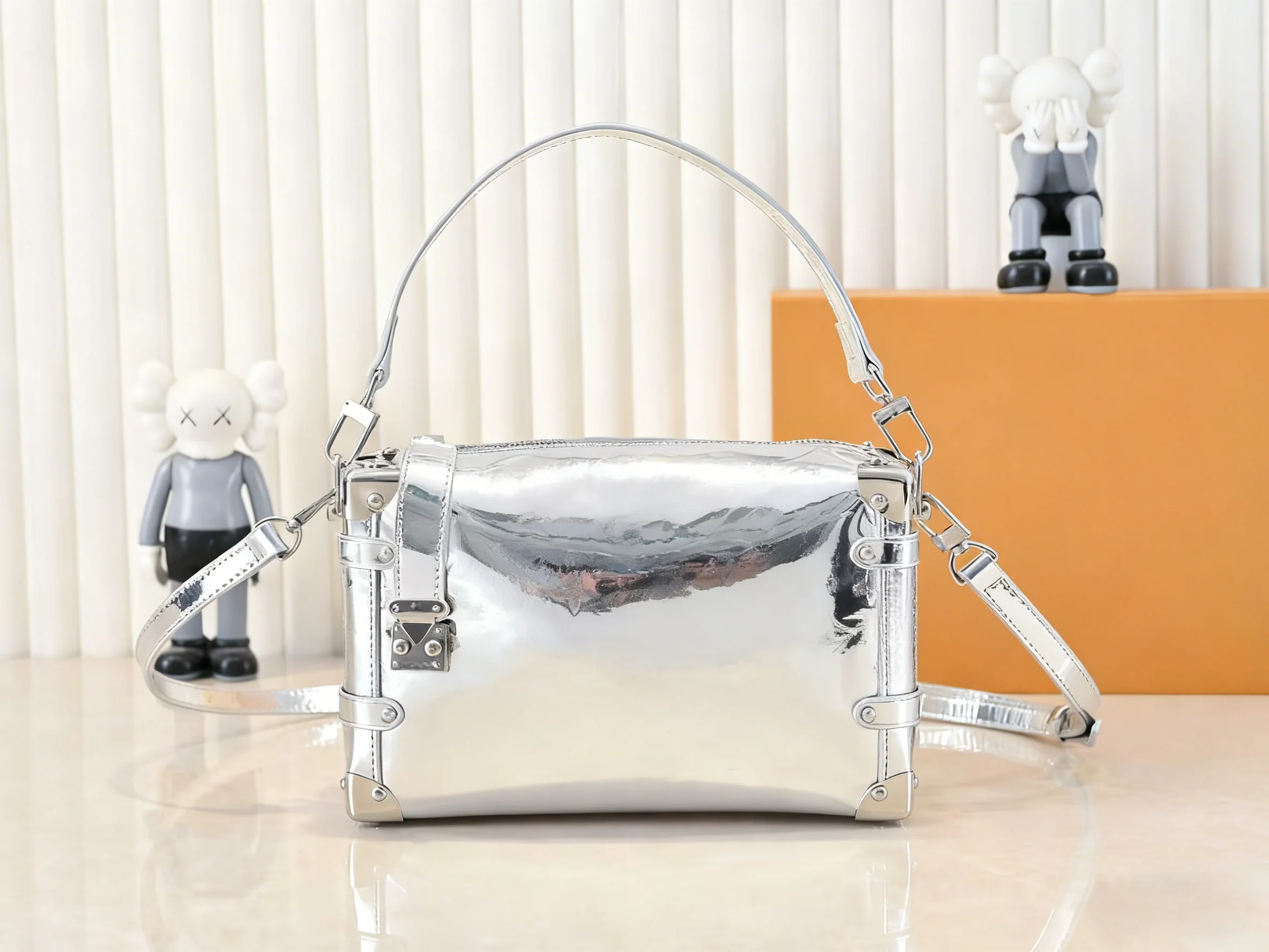 

2025 New SIZE: 23.5x16x8.5 CM Fashionable Versatile bags leather cherry Portable can be carried on the shoulder no boxes