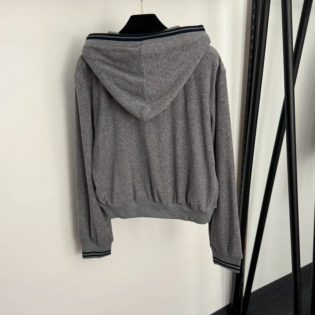 

Зима 2025 г., новое женское пальто на молнии с длинными рукавами и вышивкой, повседневные брюки с высокой талией, спортивный костюм