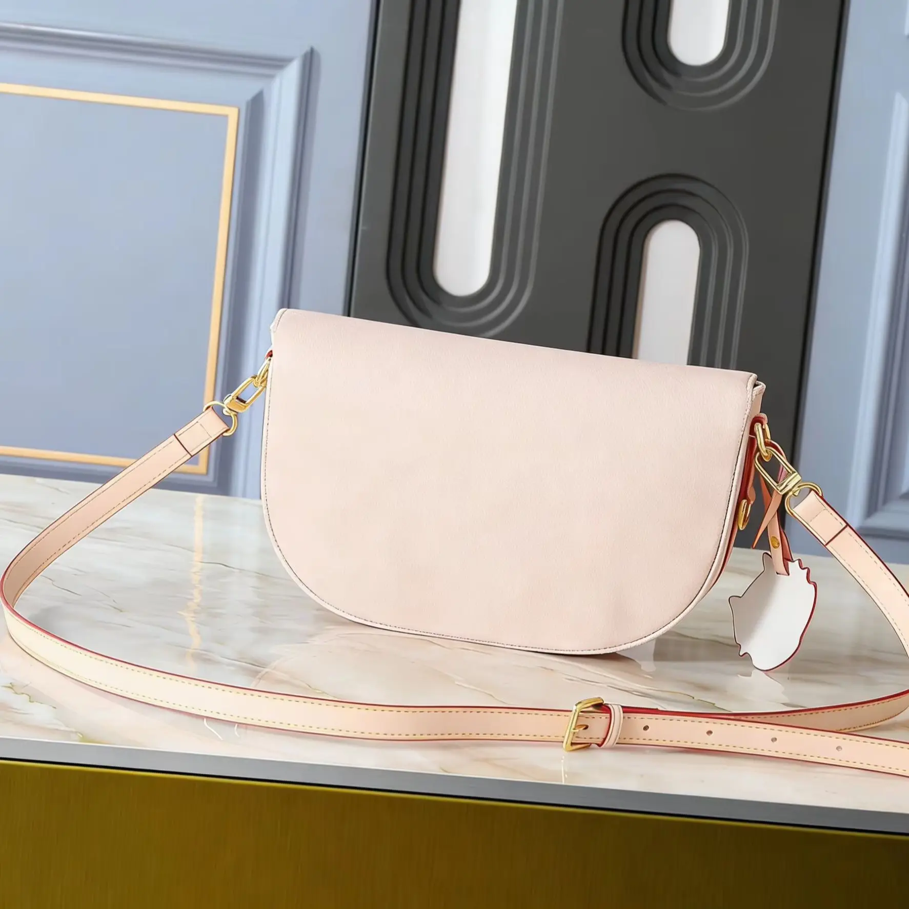 

2026 New Fashionable Pink Half Moon Bag with Cute Patterns Multiple Carrying Methods Large Capacity 30 x 21 x 7cm