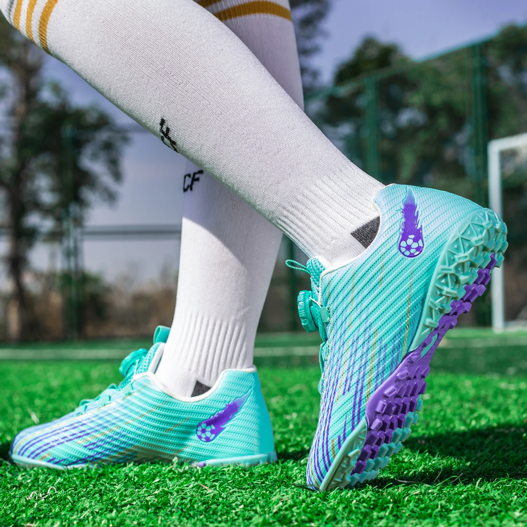 Quick Rotating Knob TF Turf Soccer Cleats Low Top Lightweight Boots for Training and Competitive Matches