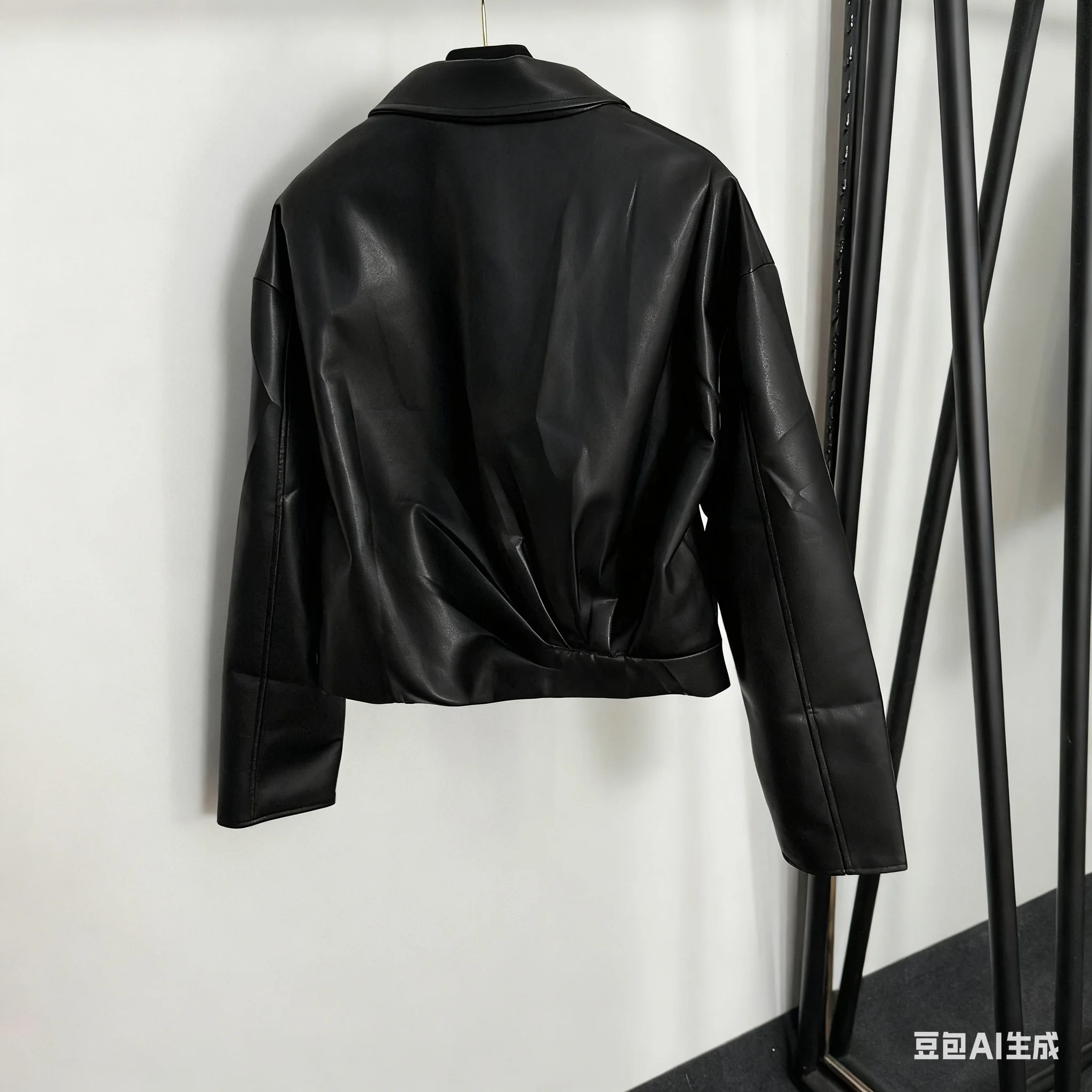 

High quality spring and summer women's pleated waist cinched long sleeved zipper PU leather jacket SU103