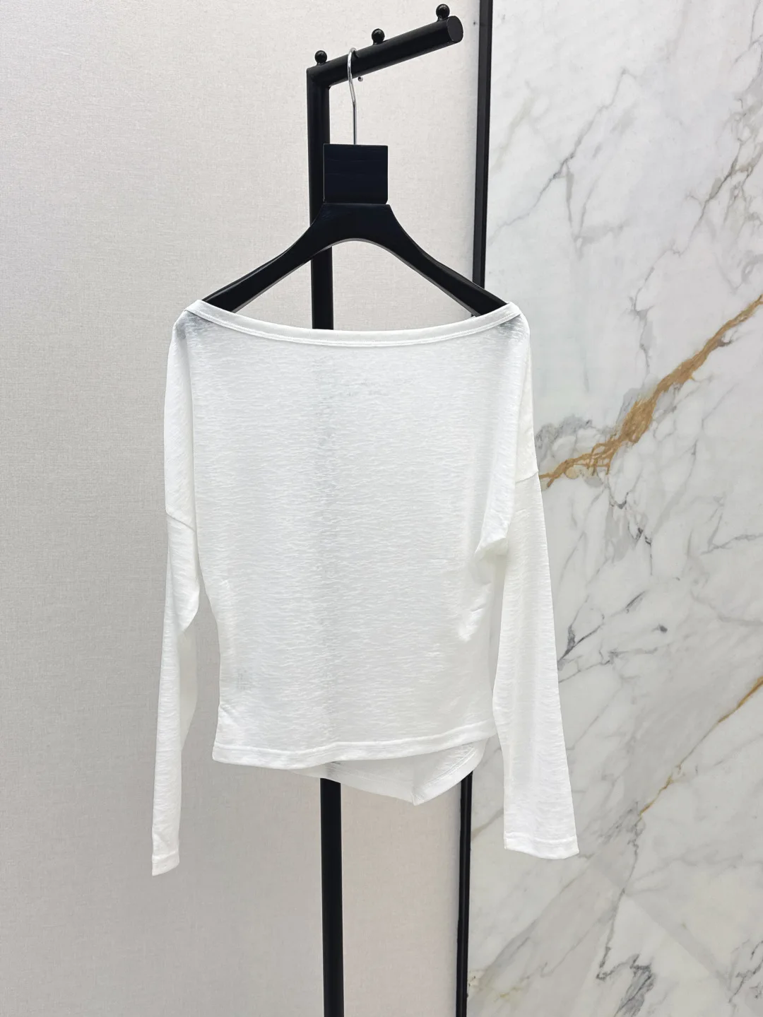 

2025 Spring and Summer Fashion New Women's Classic One-shoulder Letter Pullover Top Thin Sexy One-shoulder T-shirt