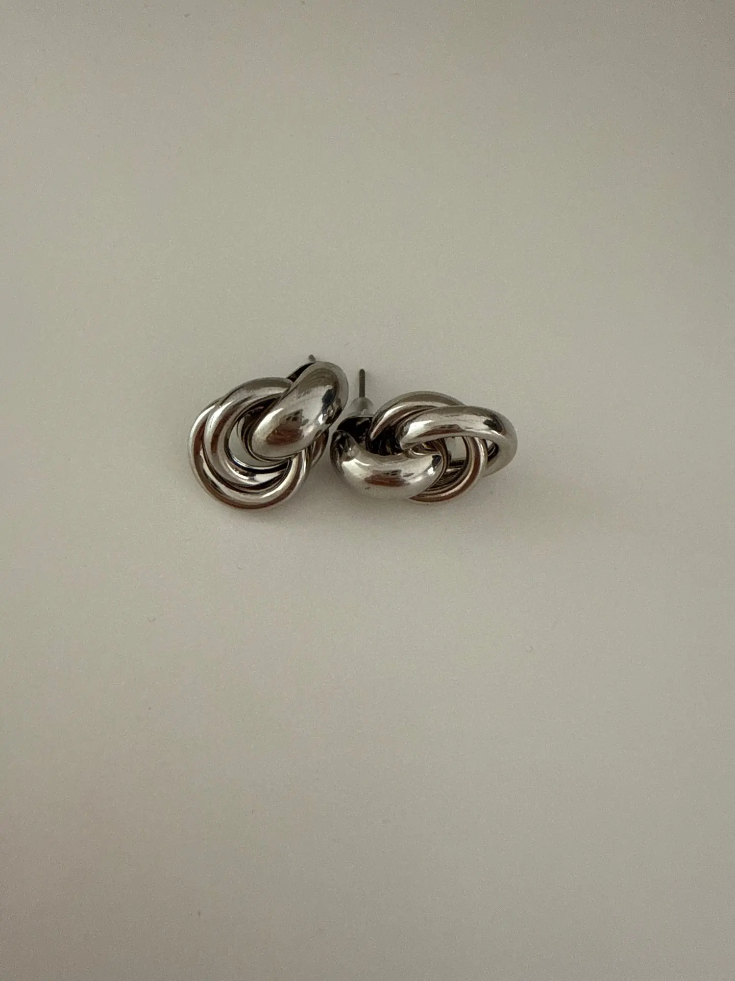 Gold SIlver Color Knot Hoop Earring For Women Shiny Plating Trendy Earring Stud Cute Daily Wear Jewelry photo review