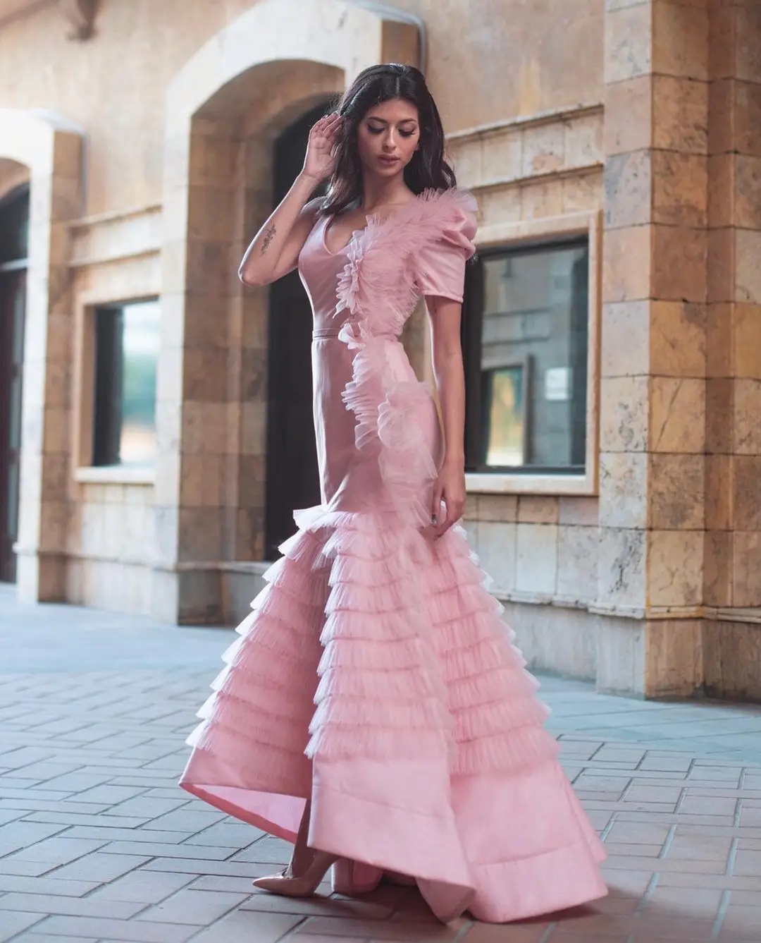 

V-Neck Ruffles Evening Dresses For Prom 2023 Buttons Short Sleeves Mermaid Tulle Customizable Arabia Formal Dresses Robes De