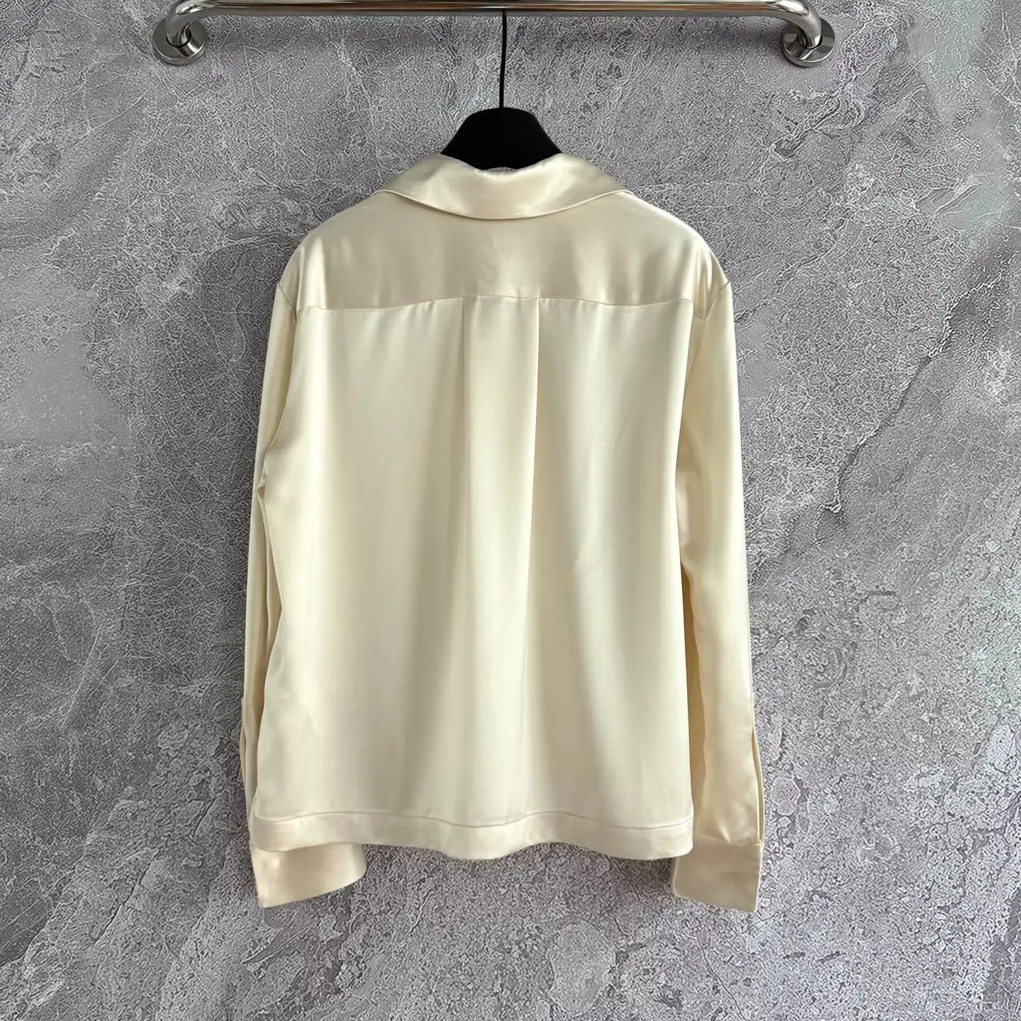 

2025 Autumn and Winter New Heavy Acetate Silk Shirt Low-Key Luxury Close-Fitting Skin Smooth