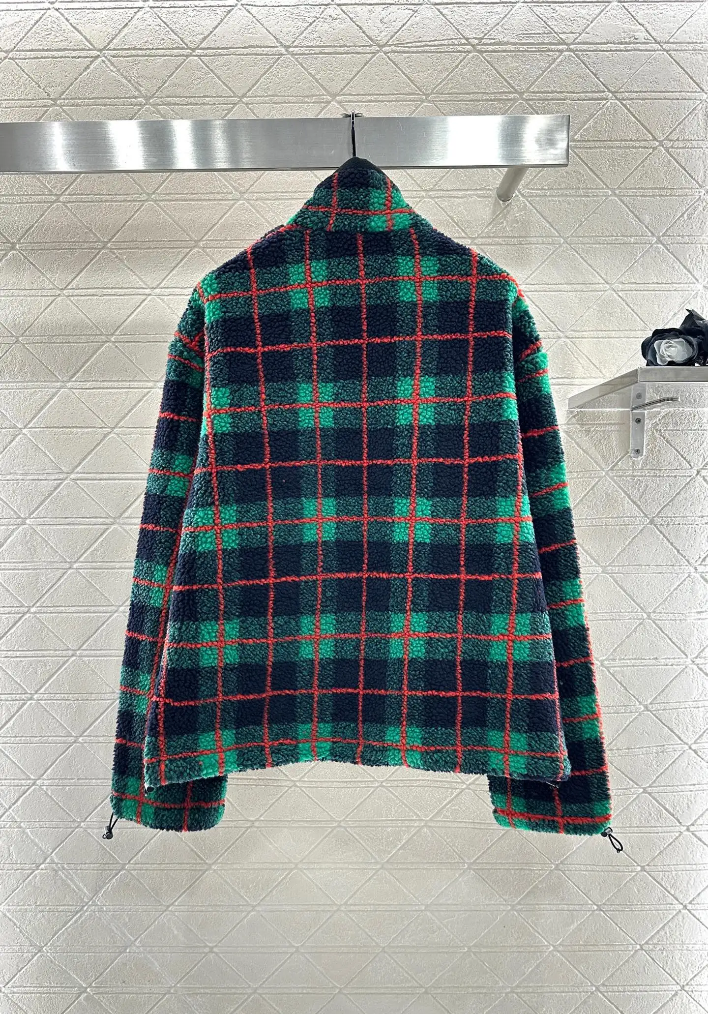 

2025 New and Comfortable Warmth Loose Zipper Pockets Solid Drawstring Bread Down-jacket ZXM