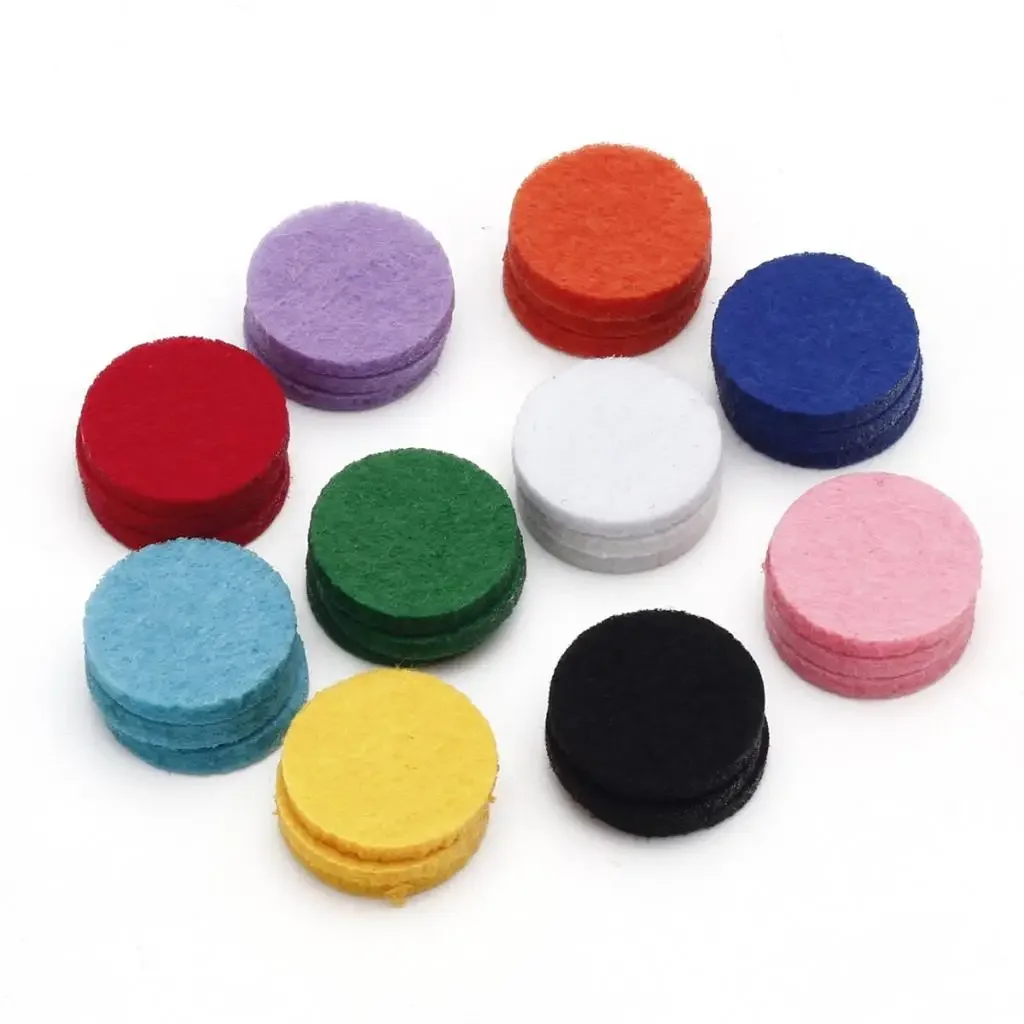 200 szt. 21 mm filcowych podkładek olejowych Okrągłe podkładki uzupełniające do 25 mm medalion perfum Dyfuzor olejków eterycznych Naszyjnik Wisiorek Odpowietrznik samochodowy — zdjęcie 2