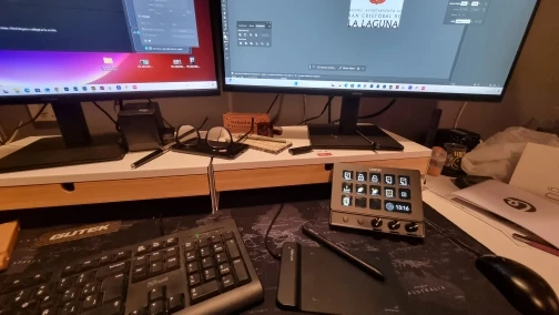 Customer photo for Studio Console Creative Control Deck – Ulanzi D200X — Gearfinch