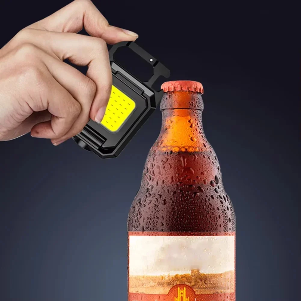 Porte-clés lumière extérieure d'urgence Camping lampe de poche Mini lampe de poche LED Camping randonnée lumière ouvre-bouteille de bière petit ornement