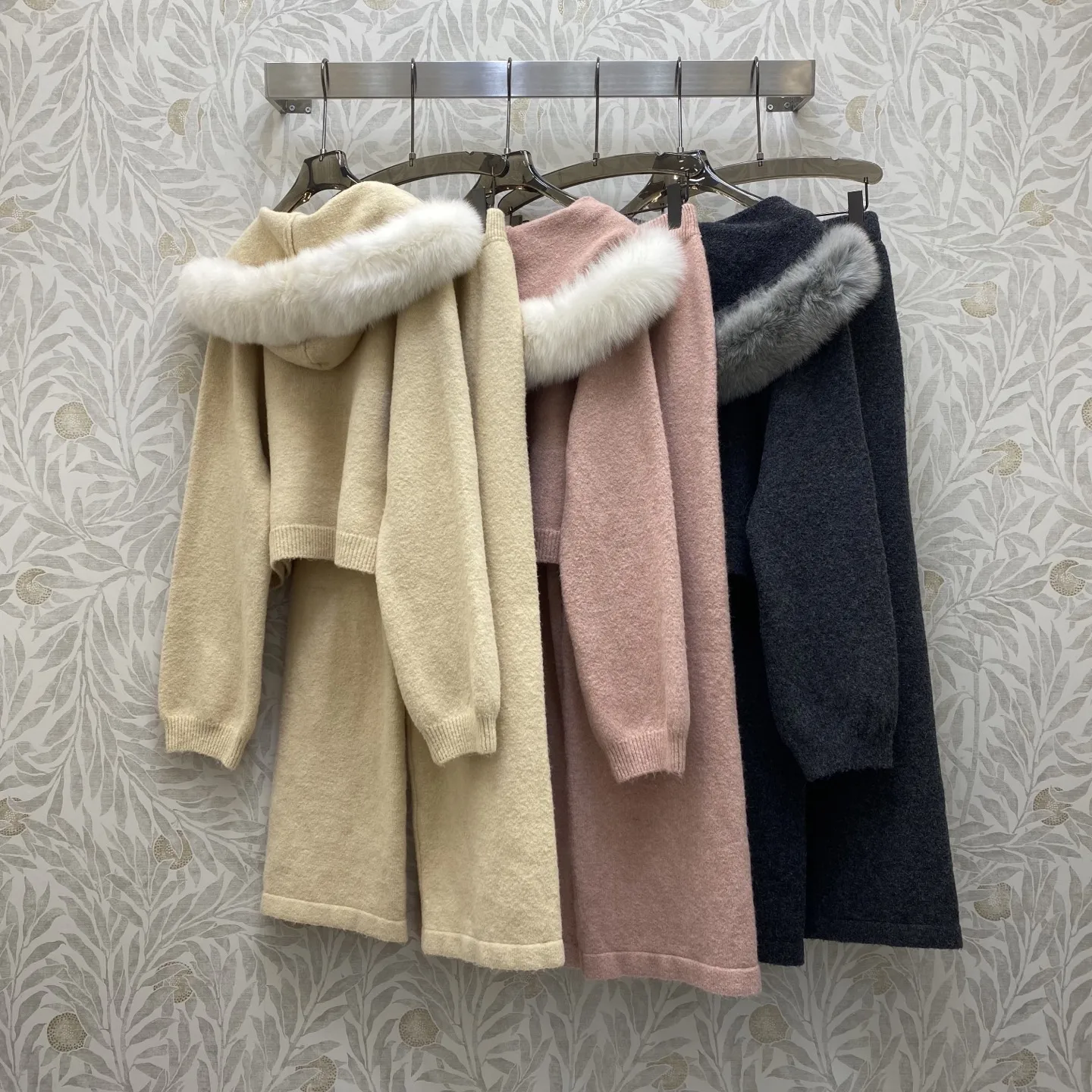 Nuevo traje de mujer Otoño Invierno Crochet Sable Collar cárdigan con sombrero grande + Pantalones de pierna ancha traje de mujer de Color sólido 2025