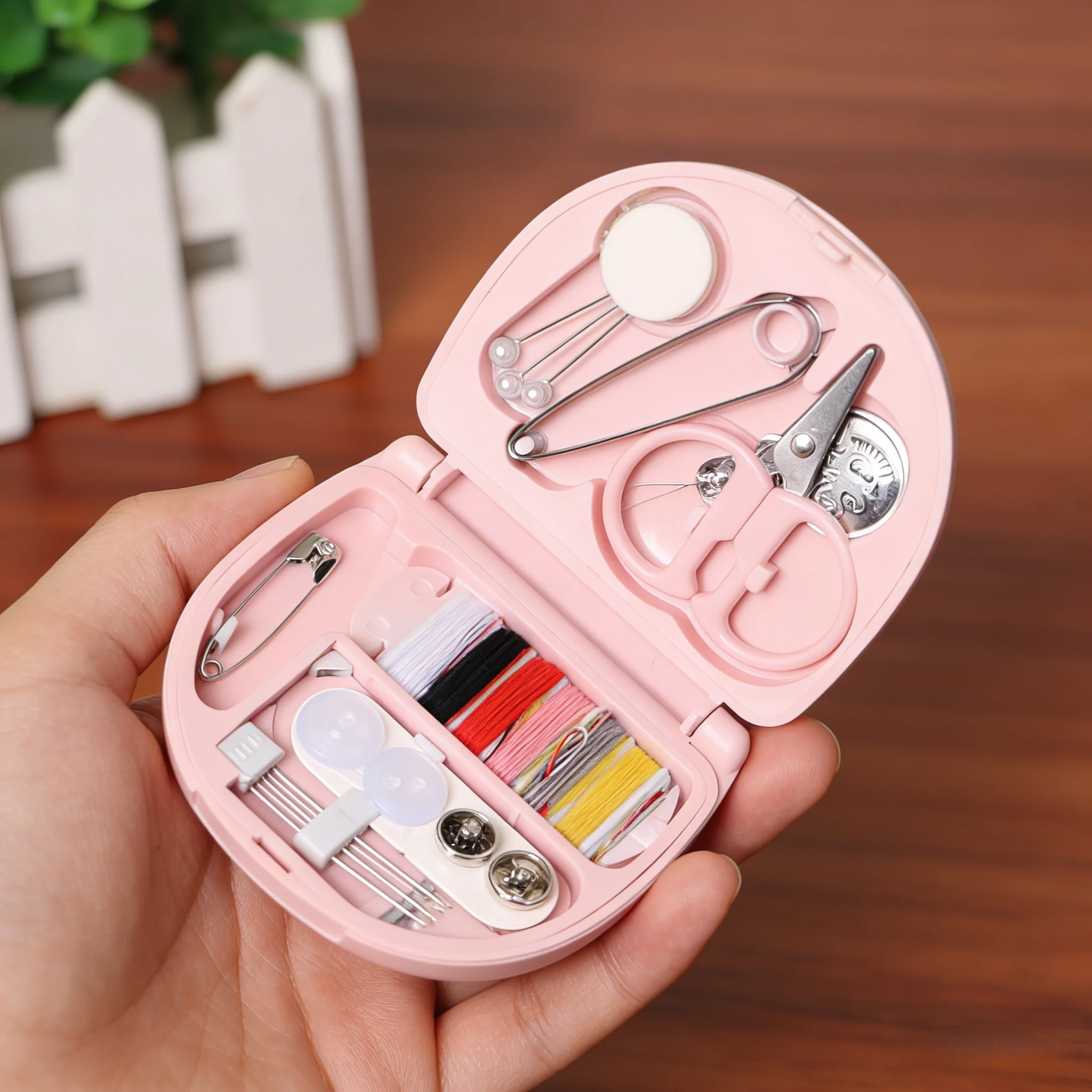 

Mini Pink Sewing Kit Complete – Sewing & Embroidery Essentials, Handy for Quick Repairs, Compact Size, Ideal for Gifting.