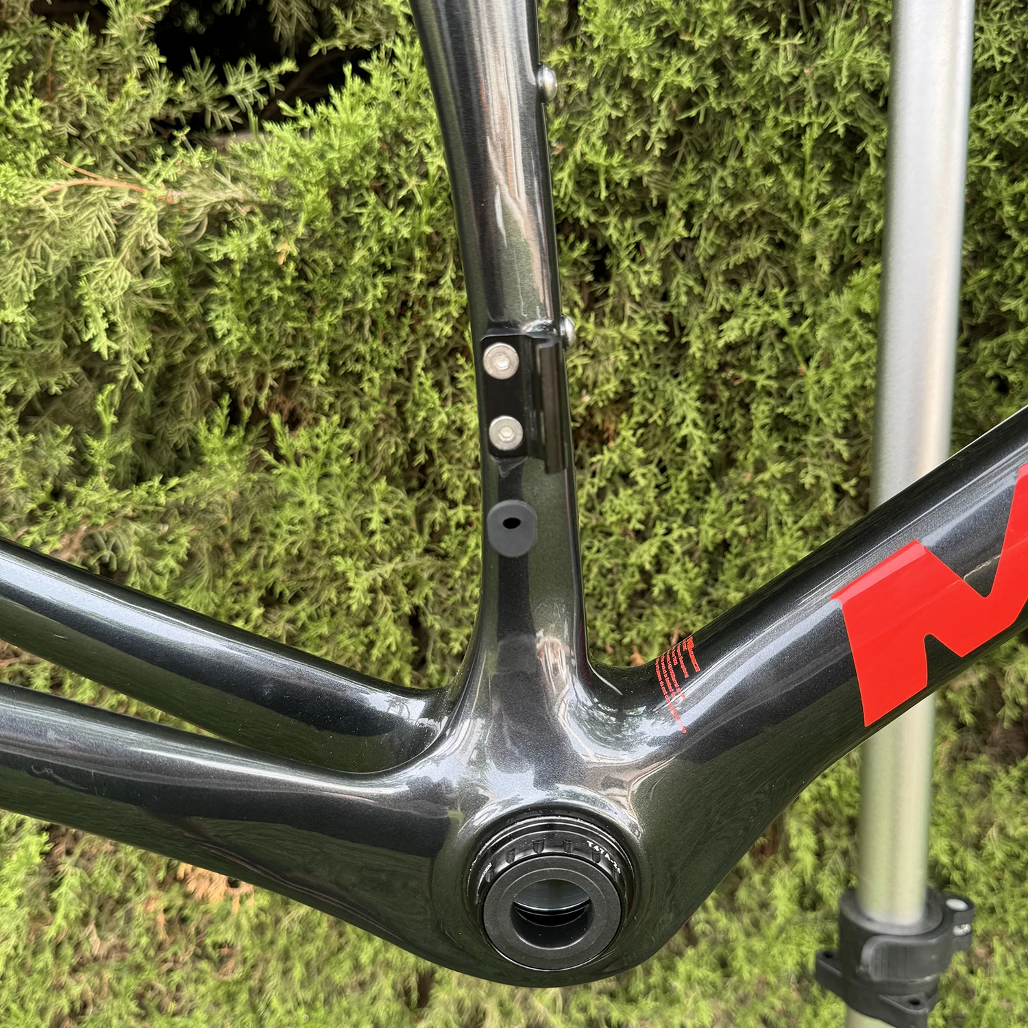 Munice R2 Carbonfaser-Rennradrahmen Versand aus Spanien Ultraleichter Allround-Carbon-Rennradrahmen Aerodynamischer EPS-geformter Carbonrahmen Scheibenbremse Max. 700*32C AERO T47 Fahrradrahmen Vollständig interne Kabelführung Lenker DI2 Mechanisch 2 Jahre Garantie – Detail 10