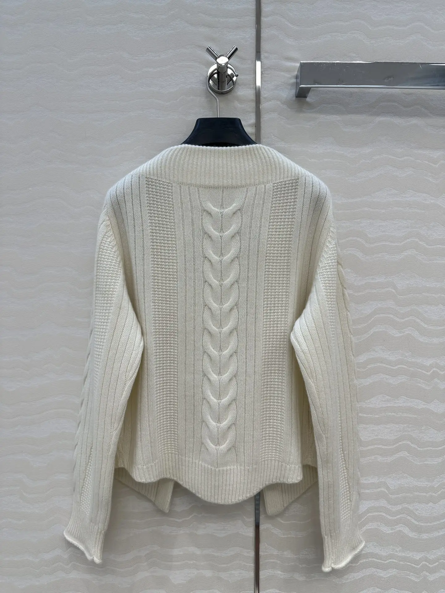 

2025 New Autumn Women's Cashmere Coat Elegant, Simple and Comfortable.