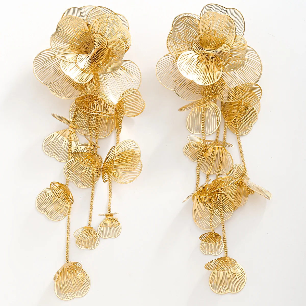 ZAA Raised Floral Earrings Elegant Metal Geometric Tassel Drop Earrings for Women Luxury Textured Statement Accessory Party Gift
