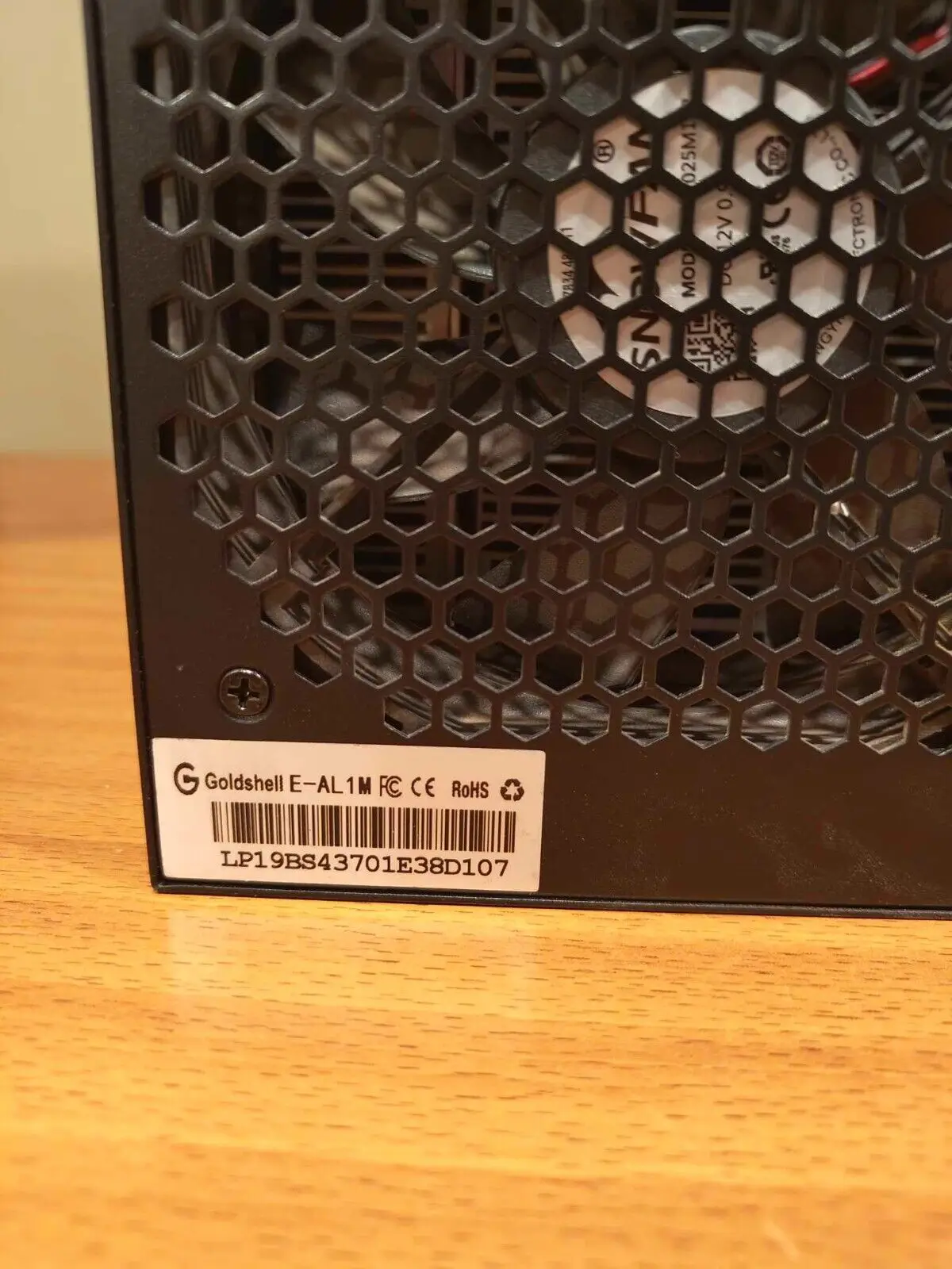 

AJ Miner Goldshell E-AL1M 4.4TH 1800W ALPH Black 3 Algorithm with PSU