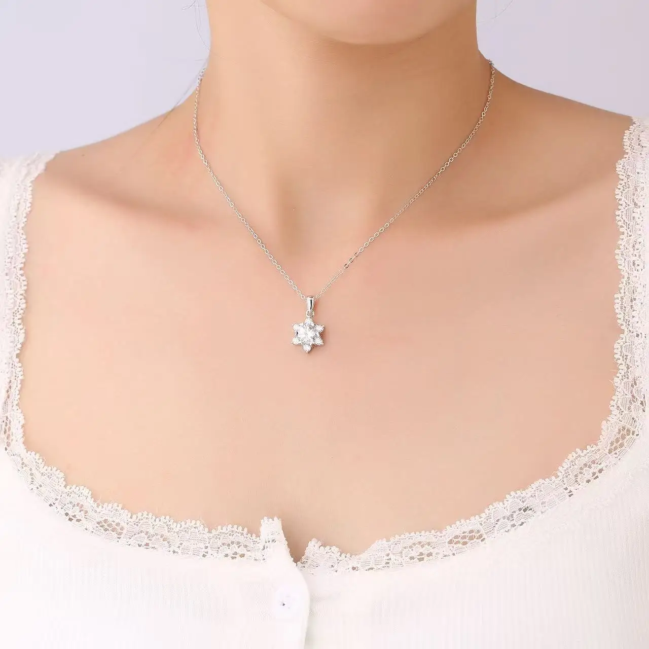 S925 Sterling Silver Moissanite Snowflake Necklace Women's Pendant Lightweight Luxury Unique Choker Chain Jewelry Accessory