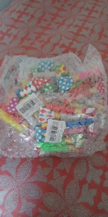 20/50Pcs Party Blowout Whistles Kids Birthday Party Favors Cheer Props Pinata Filler Wedding Gift Christmas New Year Noise Maker photo review