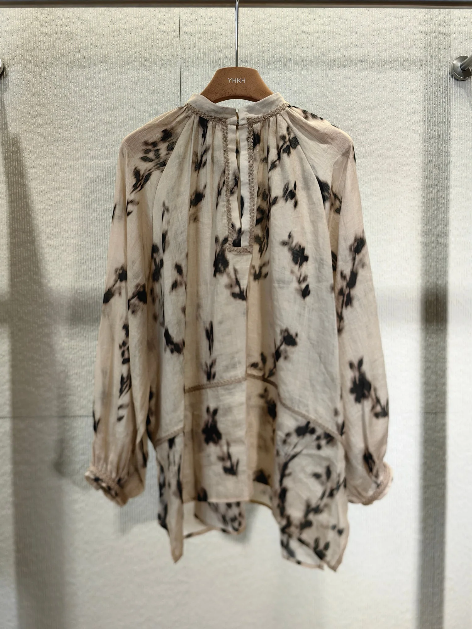 بلوزة نسائية صيفية كاجوال بأكمام طويلة ومطبوعة بالزهور من قماش رامي الطبيعي #1