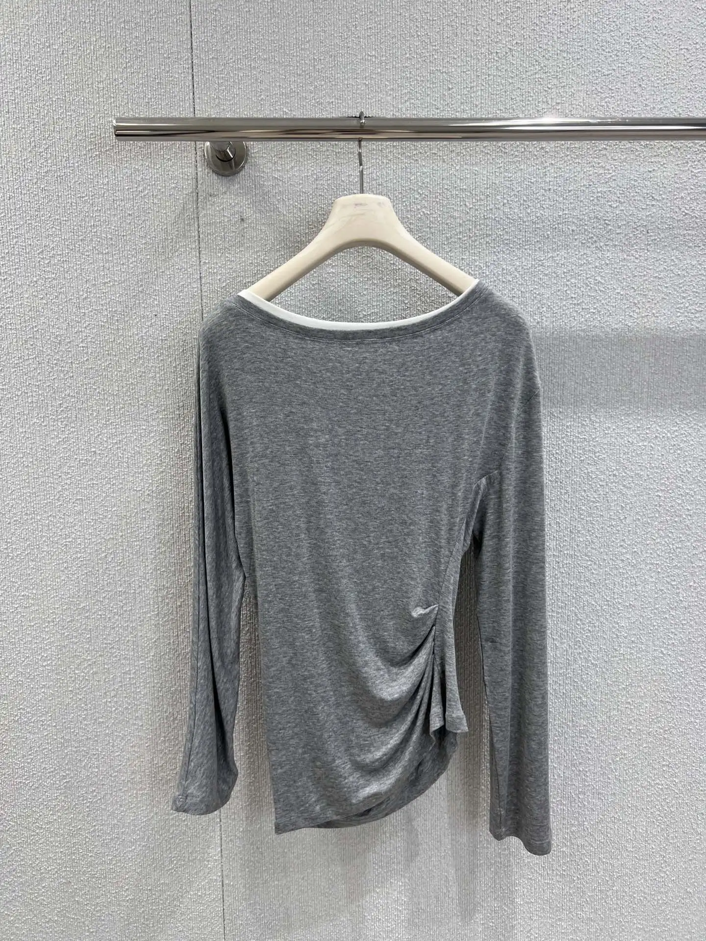 

Новинка 2025, футболка с открытыми плечами, асимметричная однотонная футболка с длинными рукавами и блестками, универсальная, для похудения, обтягивающая фигуру зима-осень