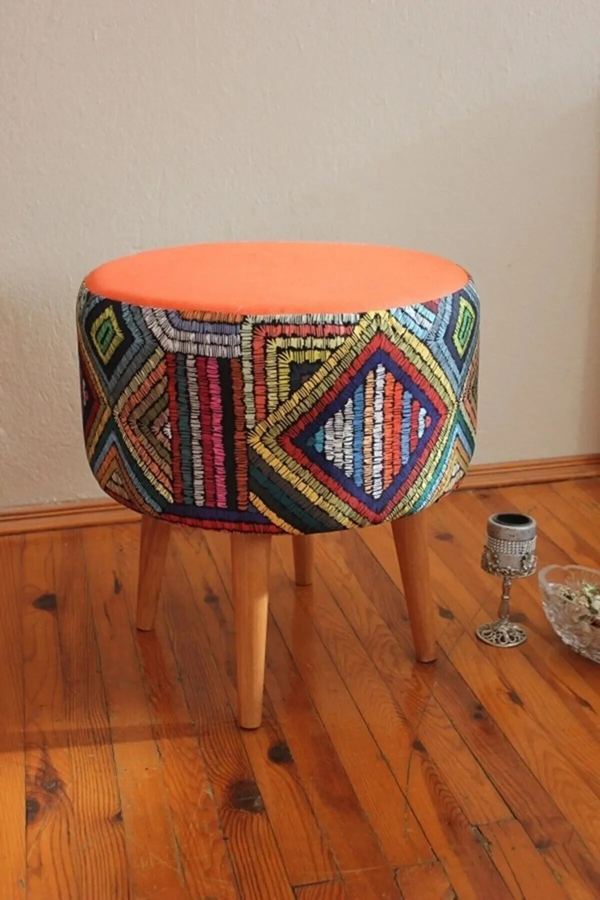 Luxury Sofa Furniture Wood Legged Nordic Stool Modern Pouf Retro Ethnic Pattern Makeup Chair Cylinder Seat Puff Home Decoration