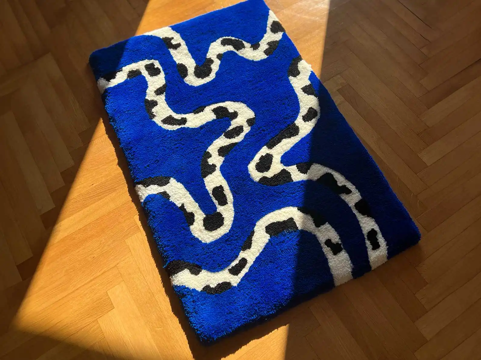 Handmade black and white cow spotted rug, snake cow spotted. Custom Tufted Rug, Handmade Gift, Area Rug, Living Room Rug,