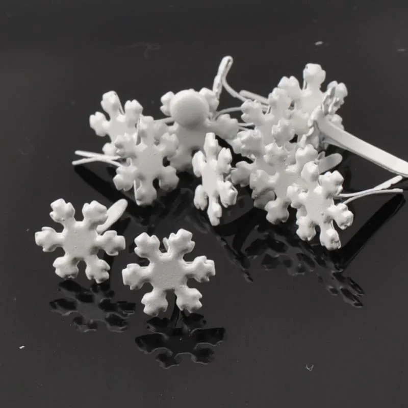 50 sztuk 12x14mm mieszane Sonwflake metalowe szpilki Brad kolce Scrapbooking zdobienie zapięcia Brads do dekoracji butów CP1568 — zdjęcie 2