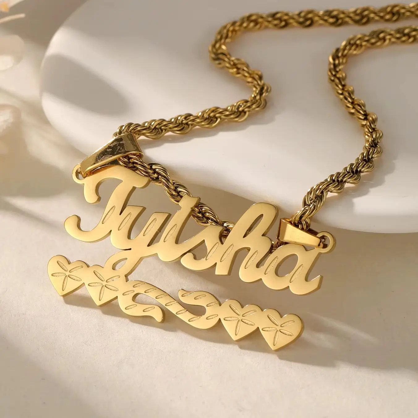 

Глубокая резьба, индивидуальное имя, ожерелье, веревочная цепочка, персонализированные ожерелья в форме сердца для женщин/мужчин, табличка с именем, ювелирное изделие, подарок для нее