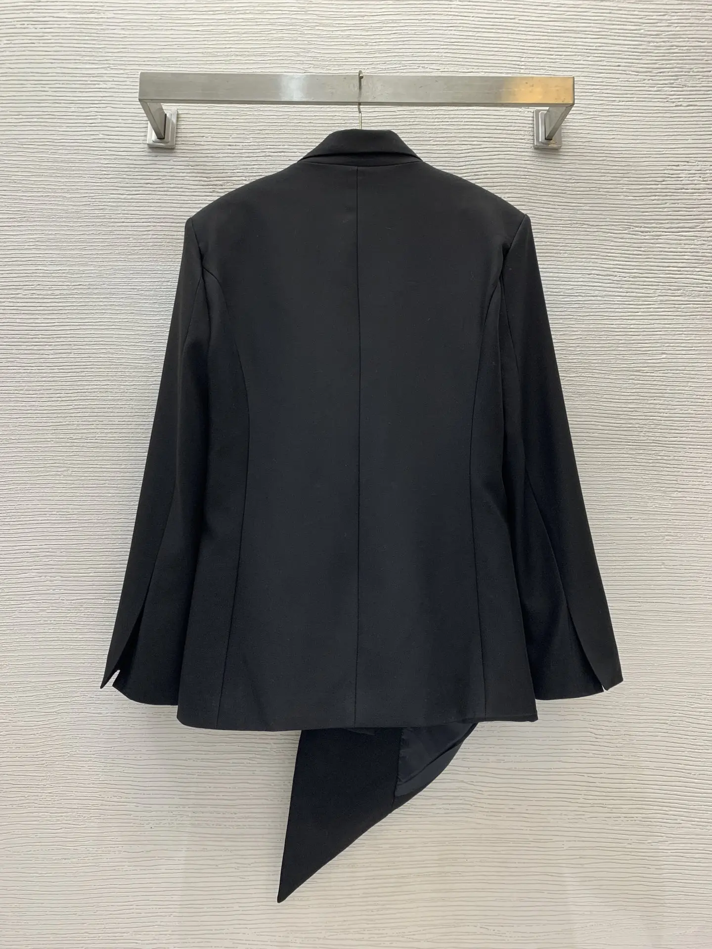 

Early Autumn New Black Three-Dimensional Tailoring Advanced Commuting Casual Irregular Double Pocket Suit