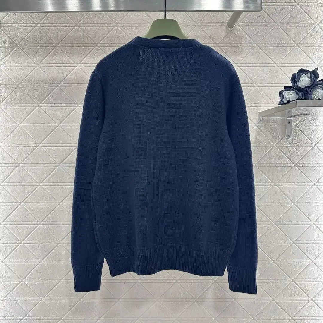 

2025 New Women Clothing Knitted Cardigan Sweater Wool Yarn Weaving Comfortable And Warm V-Neck Knitted Cardigan Loose Fit