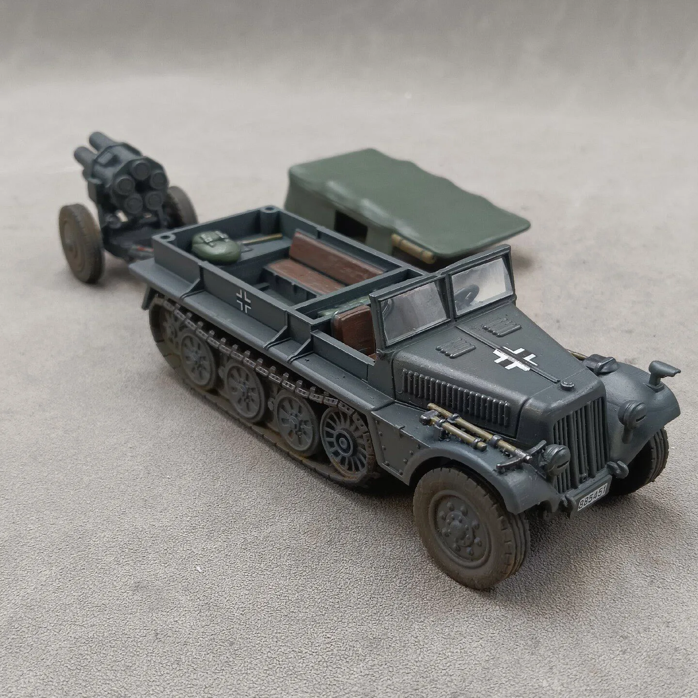

Масштабная модель немецкого полугусеничного прицепа SDKFZ 10 (1/35), напечатанная на 3D-принтере, с ручной окраской, готовая к использованию, декоративное украшение.