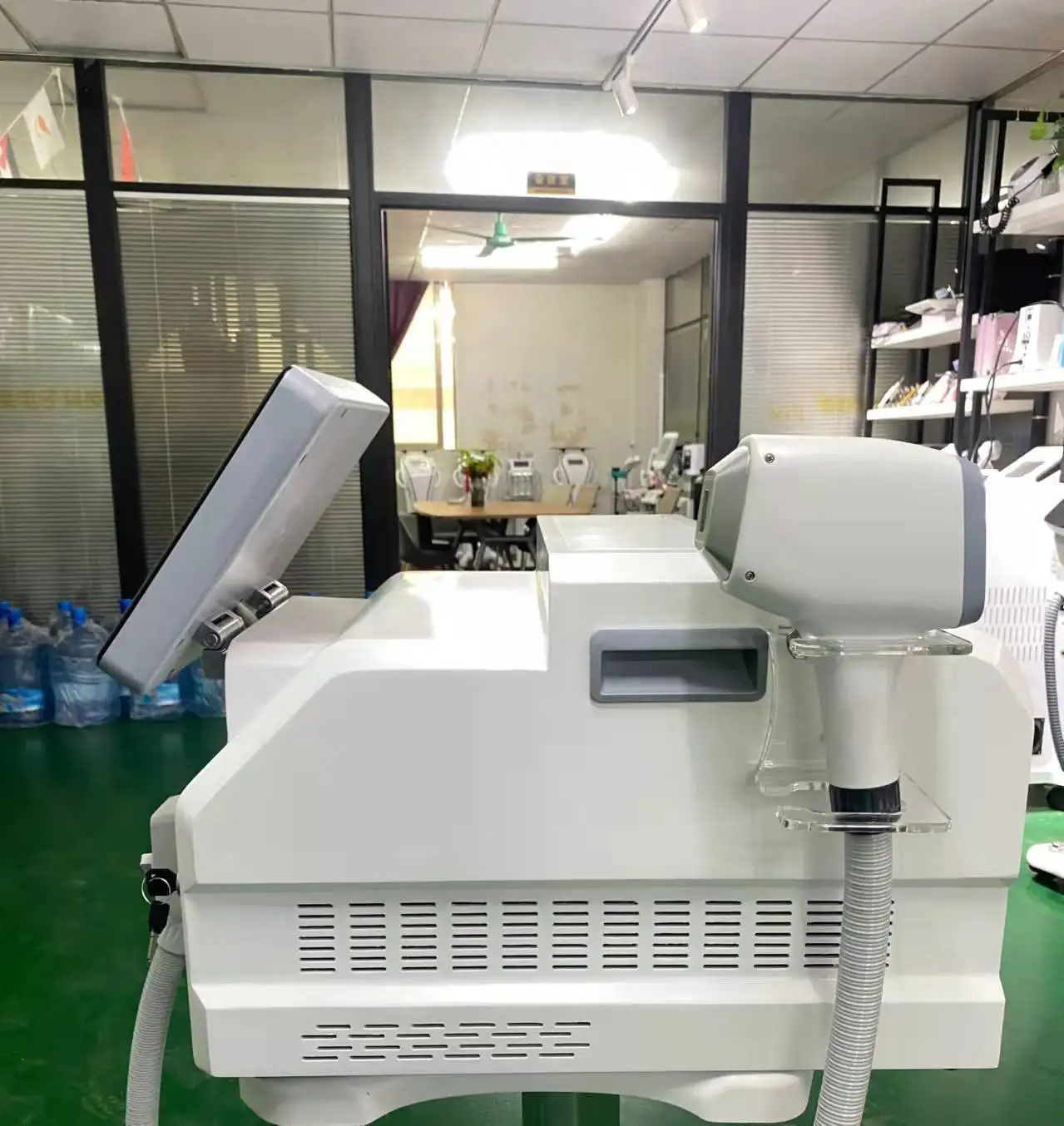 2025 3500W professional painless laser/new LCD touch screen handle portable 3-wave 808nm 755nm 1064nm diode hair remo machin