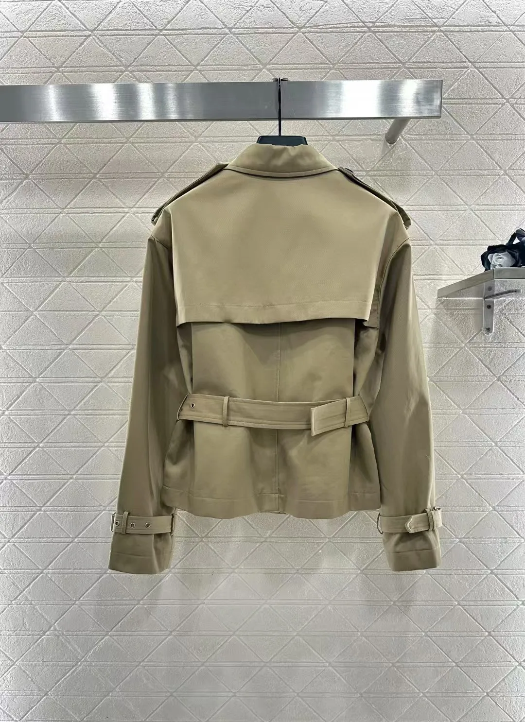 

Classic Khaki Double-breasted Women's Trench Coat with Belt 2025 Autumn Casual Loose Elegant Ladies Jacket Z1