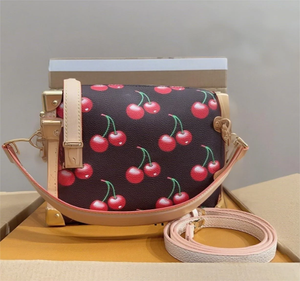 

A New Stylish And Versatile Cherry-printed Hand-held Box Bag From 2025