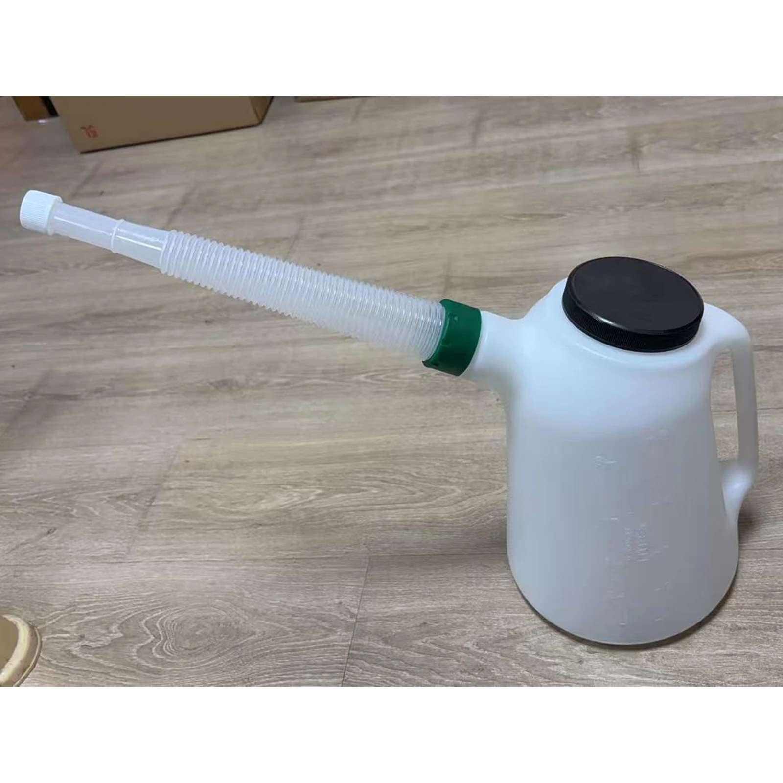 إبريق زيت مع حاوية قياس زيت طويلة للدراجات والسفر والسيارة لتخزين حاوية الزيت وموزع الزيت