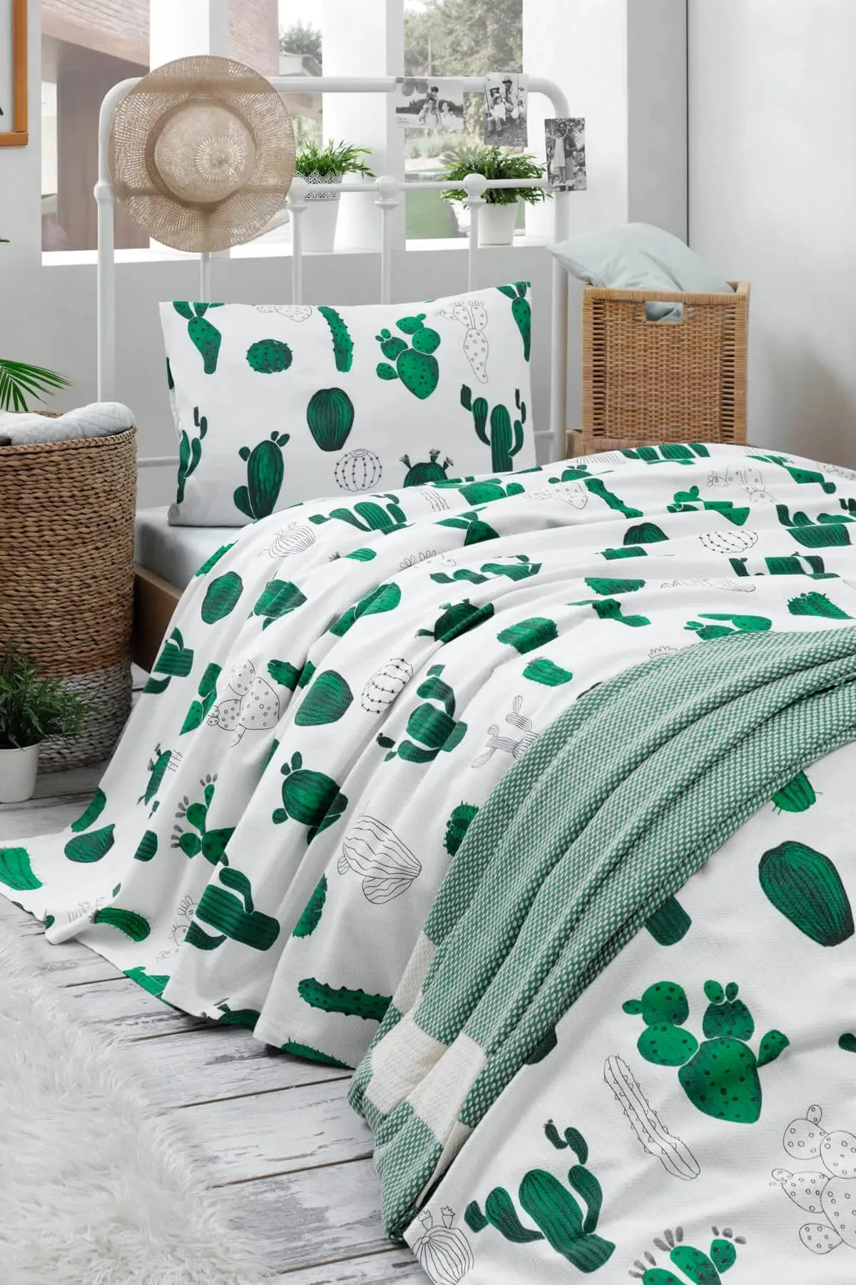 

Faiend Home NGO Printed Pique Set Single Cactus Green , Enjoy Luxurious Comfort. Ultra Soft Surface With Special Yarn.