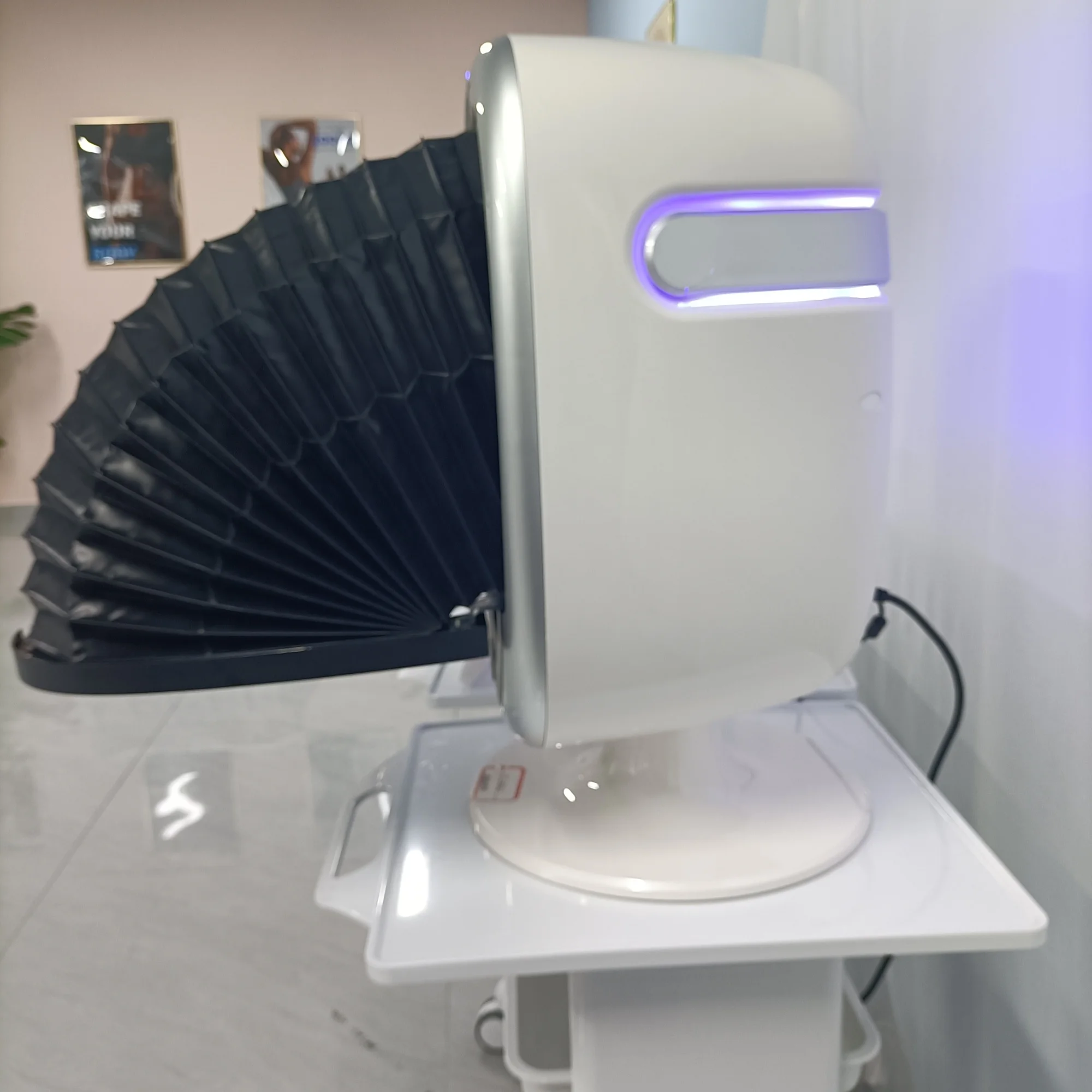 MYOSLIMプロフェッショナル肌診断機器は、肌の質感、細かい線、炎症の跡、その他の微妙な点を正確に識別します。