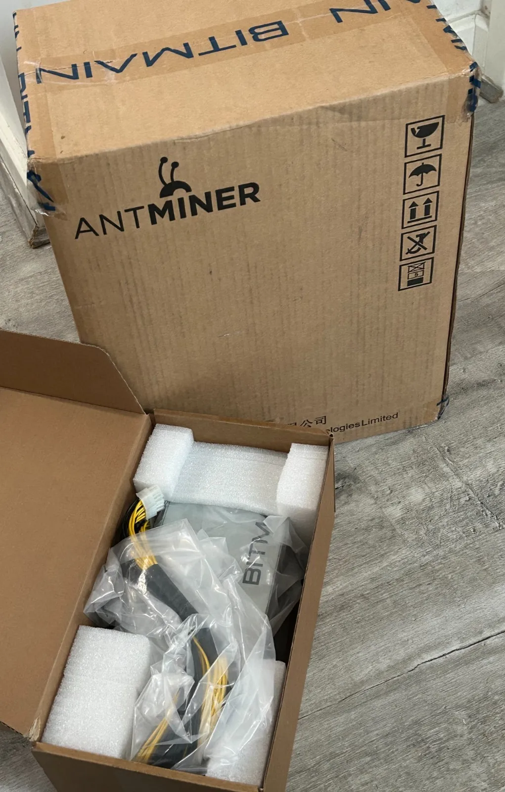 WINNER Bitmain Antminer Z15 420KSol/s 1510W Equihash Crypto Mining Machine