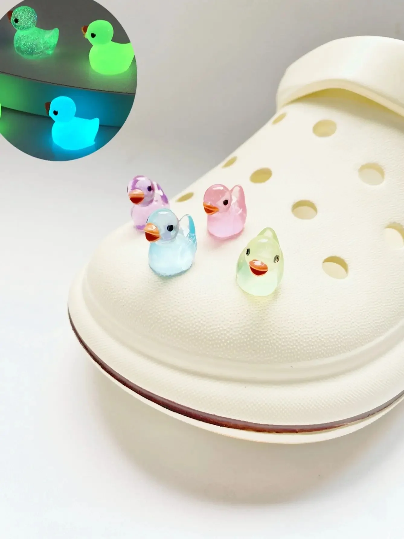 Décorations de chaussures Design canard 4 pièces, accessoires à la mode qui brillent dans la nuit pour sabots