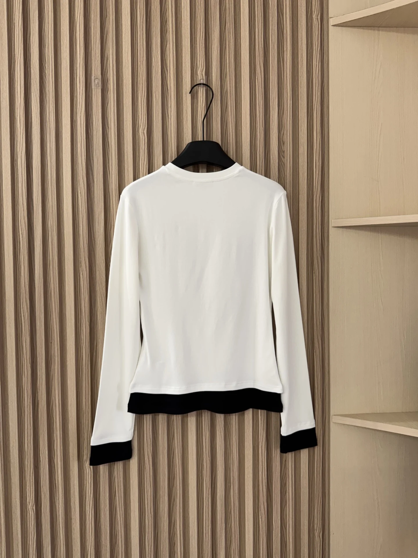 

Женская новая стильная эластичная футболка с длинным рукавом и вышивкой в рубчик с золотой нитью и вышивкой букв