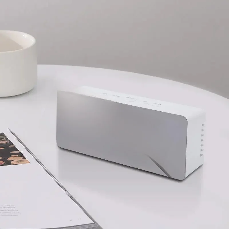 Digitaler Wecker, elektronische LED-Desktopuhr mit Temperatur für Schlafzimmer, Zuhause, Büro, Teenager, Kinder