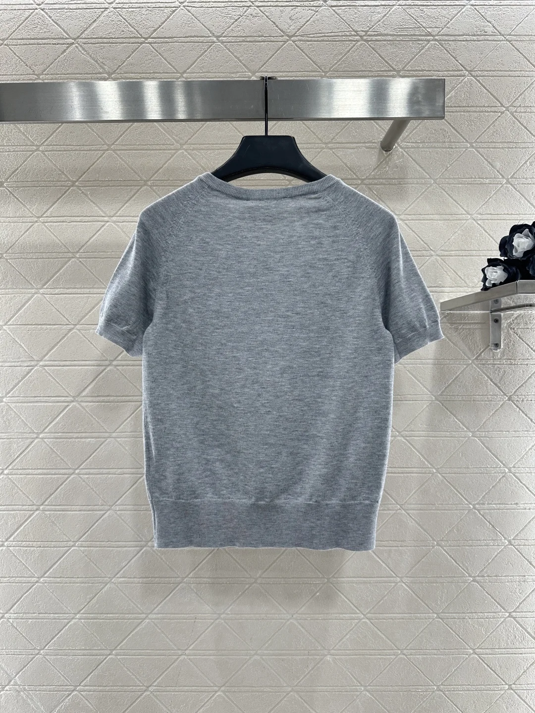 

2026 New Product Peach Heart Neck Letter Knitted Short Sleeve V-Type 2 Color 593