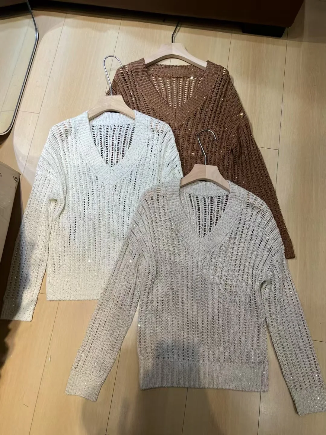 

Spring elegant casual solid color v-neckline pullover