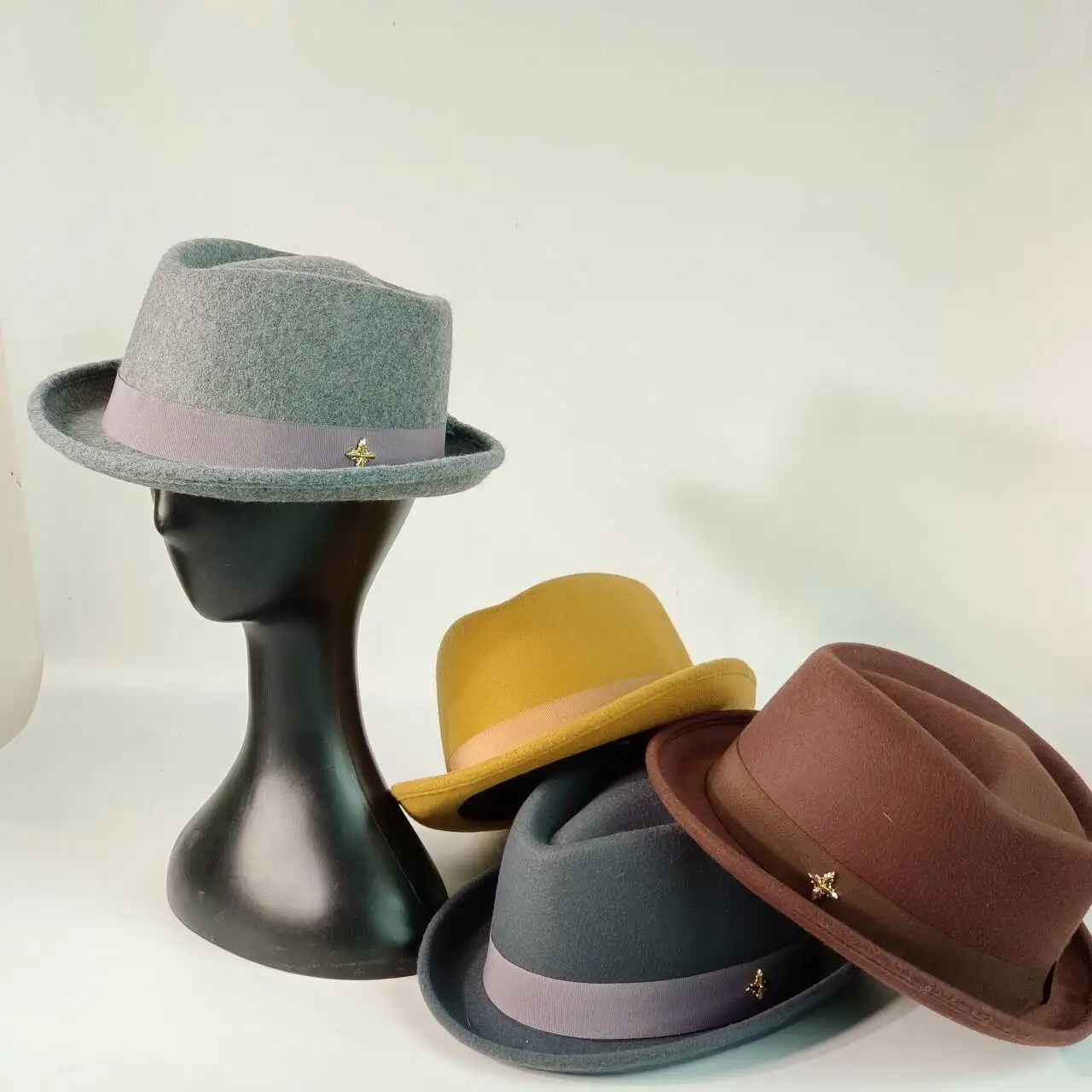 

Men's and women'sfelt hatsfedorahats withcross-shaped crown topsclassicstreet style travel outdooractivitiessombrero para hombre