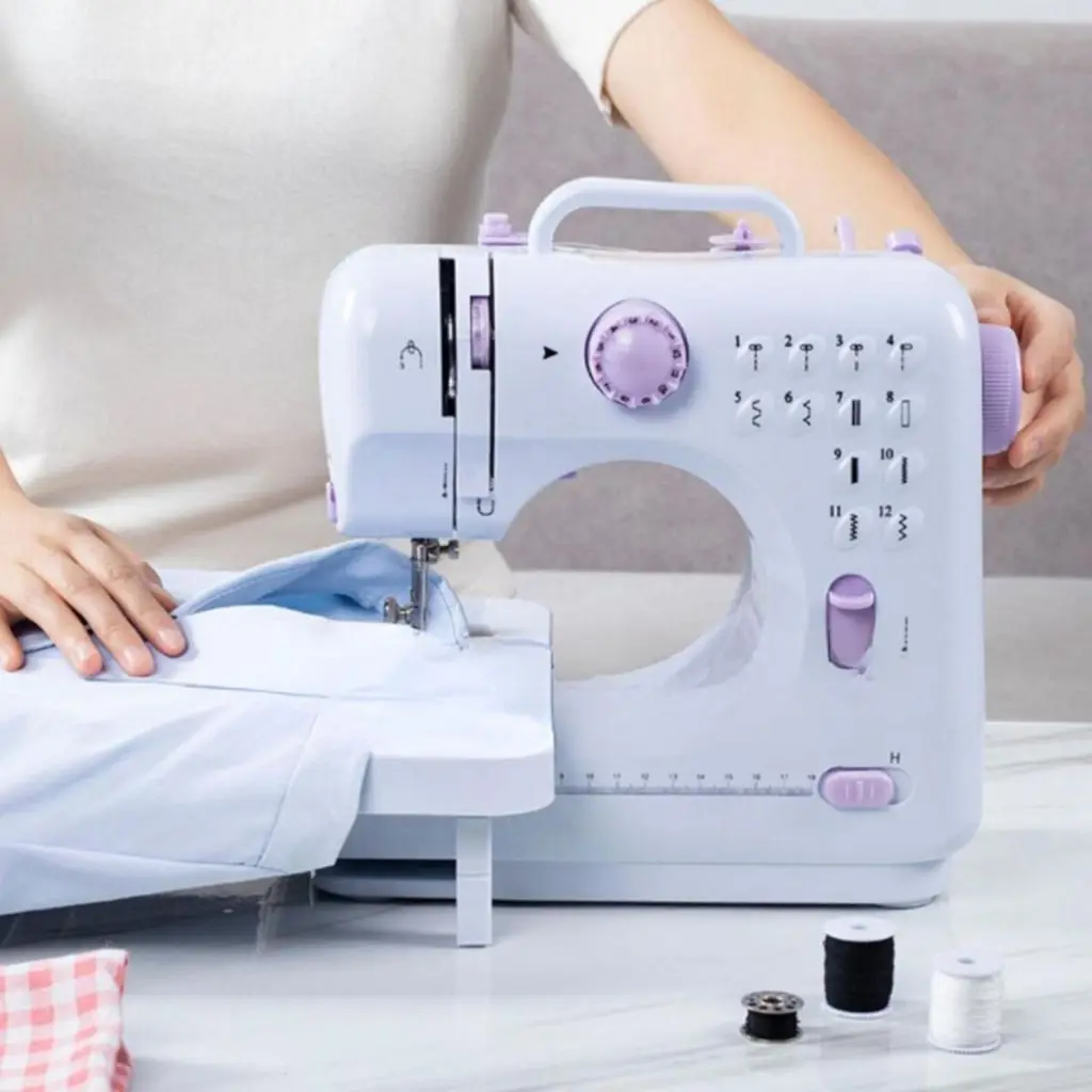 Mini Household Multifunctional Sewing Machine with Portable Pedal Composite 12 Points-Bivolt