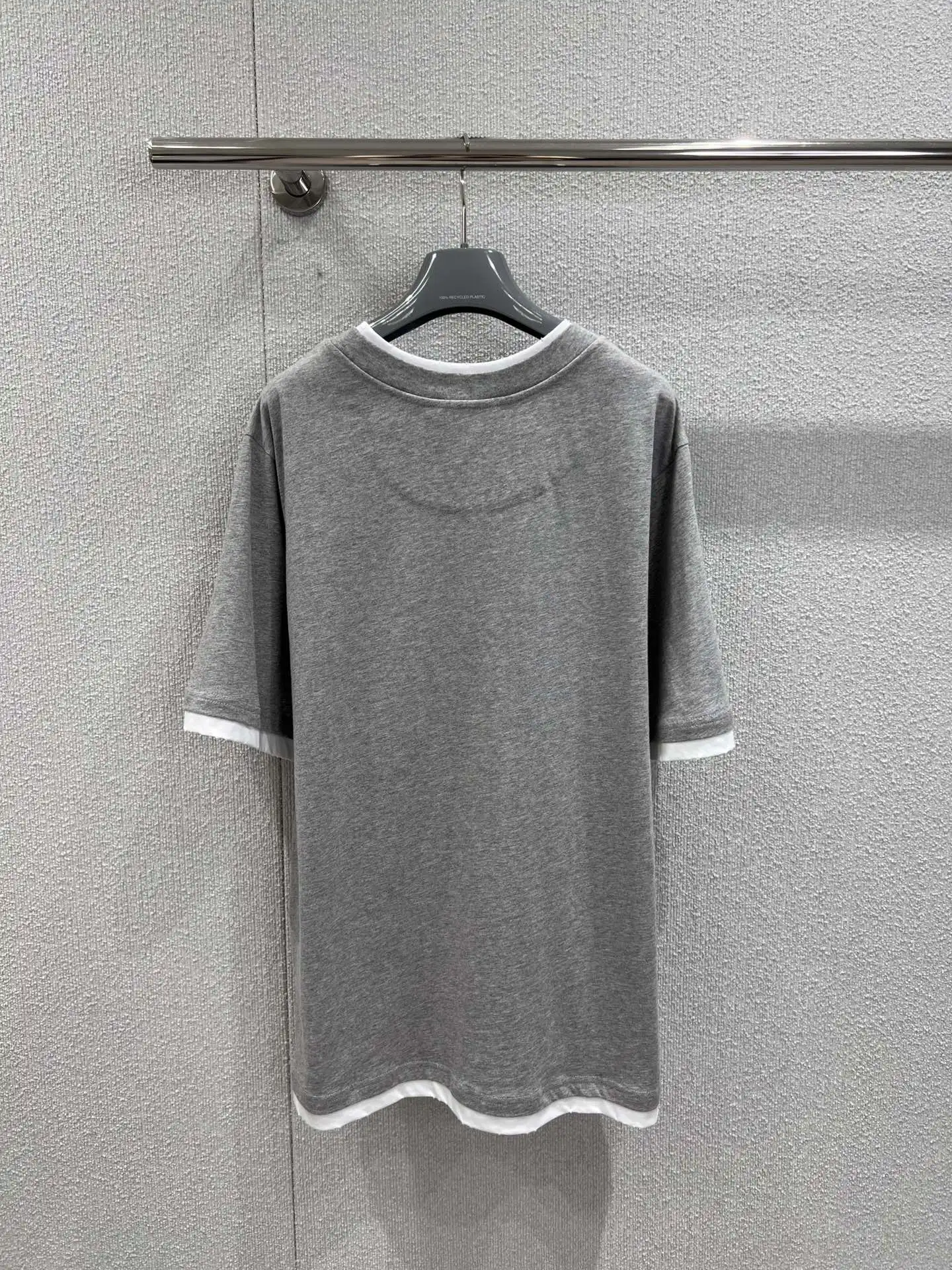 

Новинка 2025 года, однотонная футболка с круглым вырезом и короткими рукавами, модная универсальная утягивающая фигура, весна-лето