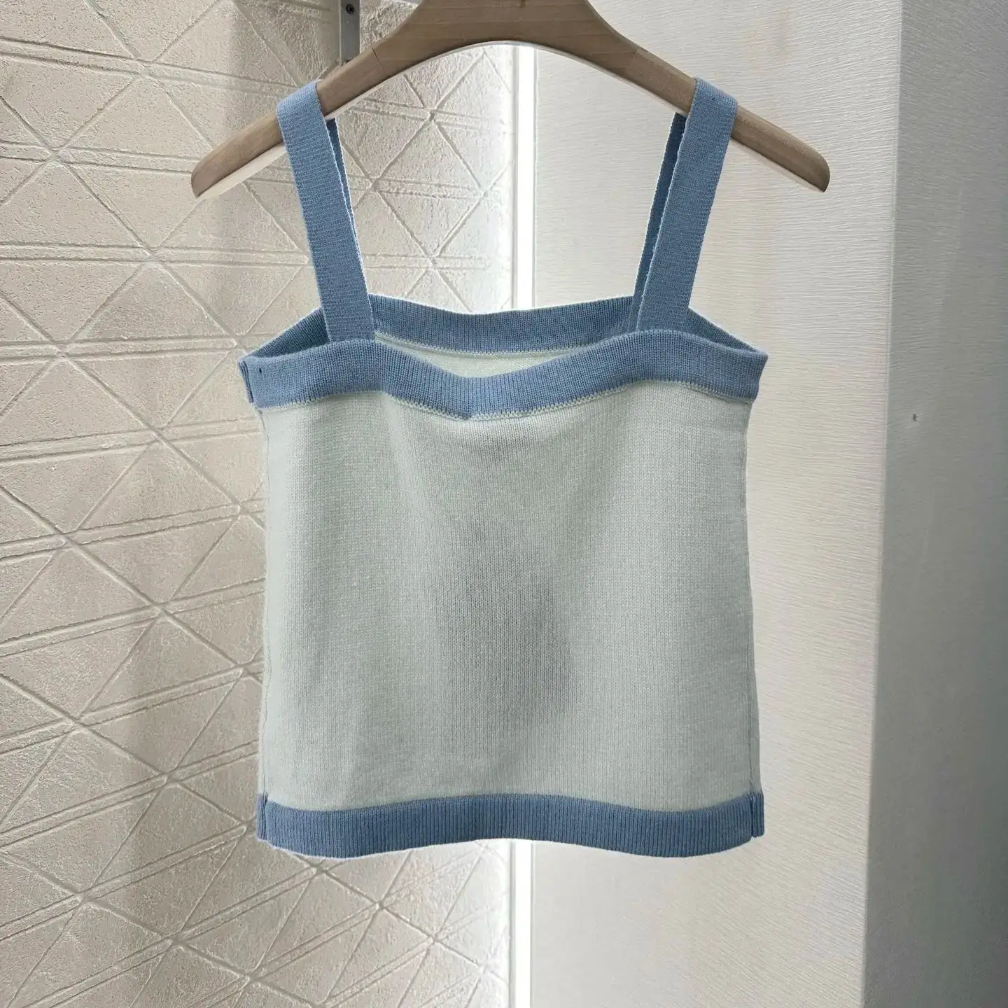 

2025 New Products On The Shelves Contrast Color Knitted Suspenders Cashmere Yarn Weaving hx040