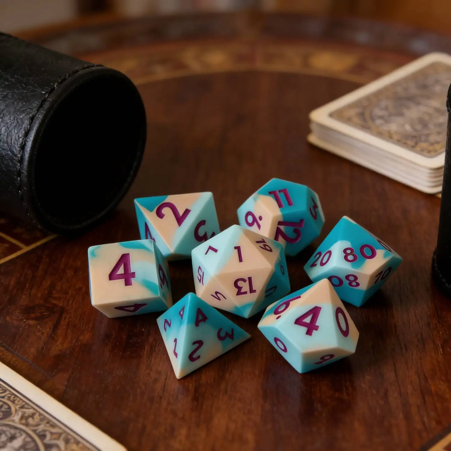 

Силиконовые кубики DND для ролевых игр COC, набор маленьких силиконовых кубиков D20, антистрессовая игровая игрушка для Dungeons & Dragons (D&D)