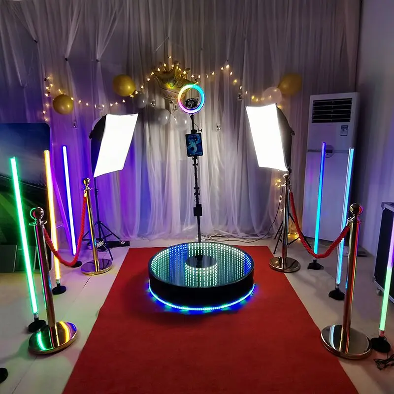 La última cabina de fotos de 360 grados, máquina de fotografía giratoria automática de 360 grados, utilizada para bodas y eventos de fiestas.
